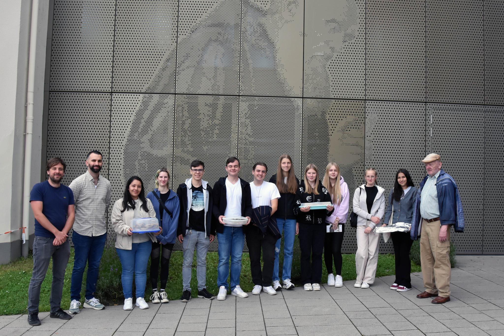 Eine Gruppe der Marienschule besuchte das Bruder-Konrad-Haus in Saarbrücken.